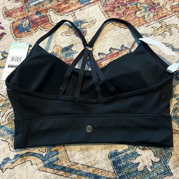 Women’s sports bra size Medium - Picture 4 of 6